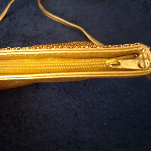 Shakira Vintage Gold Mesh Crossbody Evening Bag - Picture 5 of 12